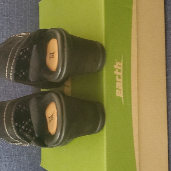 Sandals - Picture 4 of 5